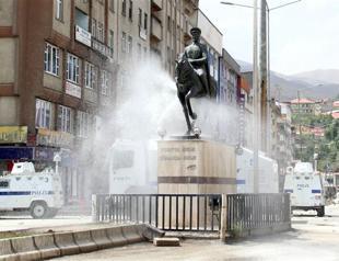PKK statue’s removal triggers attacks on Atatürk busts in southeast
