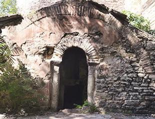 Byzantium king tomb turning into garbage dump