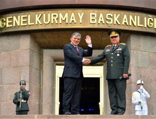 Outgoing President Gül urges gov’t to allow Parliament scrutiny over defense expenditure