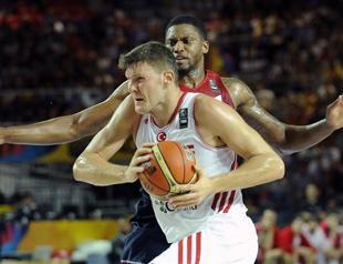 Down at half, US surges past Turkey in FIBA Basketball World Cup