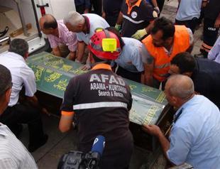 One man dies in collapse at construction site of ministry building in Ankara