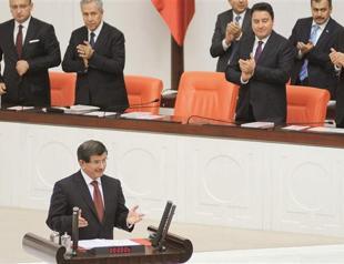 Kurdish peace bid in new government program as a first