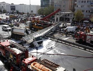 Safety regulations questioned after truck hits Istanbul overpass