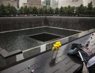 US remembers 9/11, Obama says never give in to fear
