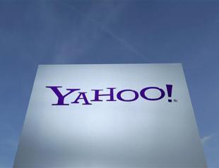 US threatened Yahoo with huge fine over surveillance