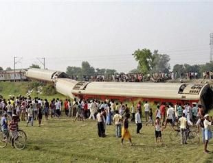 Four dead as India train derails, sabotage suspected