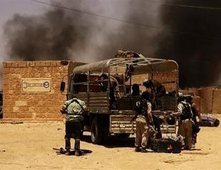 Syria struck militants on Iraq border, Maliki tells BBC