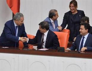 Turkey government wins vote of confidence