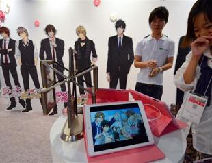 Virtual boyfriends (cat ears optional) at Tokyo Game Show