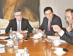 Ankara, Berlin should cooperate more against ISIL, German interior minister says