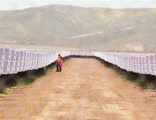 Israeli firm looks to keep solar power generators running at night