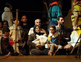 75 migrants lost at sea off Italy, shipwreck survivors say