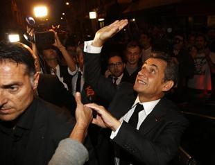 Sarkozy hits back at political corruption charges