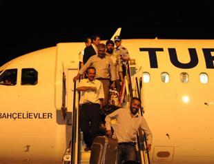 Turkish drivers return Turkey after 23 days in captivity as ISILs hostages