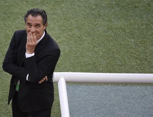 Galatasaray in talks with Cesare Prandelli