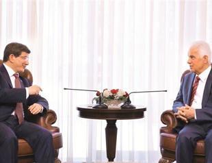 Let’s drink tea together on Cyprus, Davutoğlu tells Greek counterpart