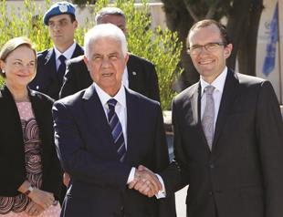 Leaders to speed up talks on Cyprus
