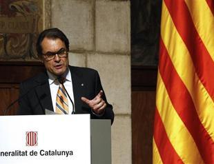 Spanish court suspends Catalonia independence vote