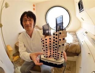 Architectural history in tiny Tokyo capsules