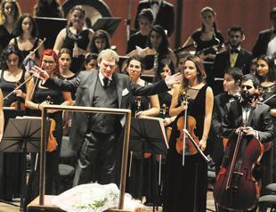 Young Turks take a bow in Rome concert