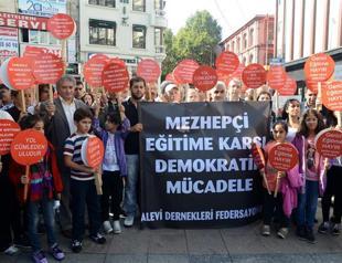 Alevis protest compulsory religion classes