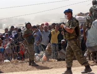 Turkey’s top soldier inspects troops on Syrian border as govt signals joining anti-ISIL bid