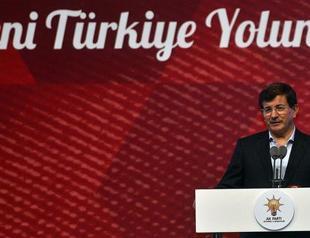 Turkish PM discusses ISIL threat with Iraq’s al-Abadi