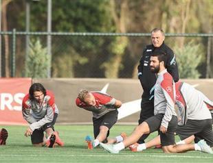 Injuries hit Turkey ahead of Czech Republic clash