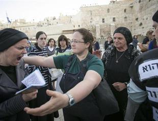 Ultra-Orthodox Jews attack Jerusalem buses over ad promoting female worship