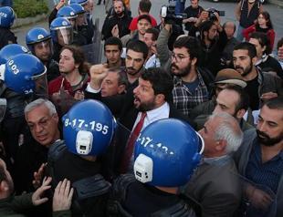 Court suspends controversial mosque construction at Istanbul grove