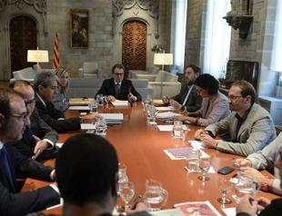 Defiant Catalonia sets up independence referendum body