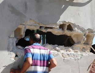 VIDEO: Mortar shell hits house in Turkish border town, four wounded