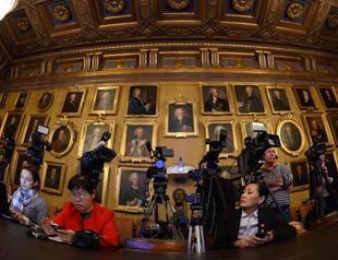 Nobel Prize for physics goes to inventors of low-energy LED light