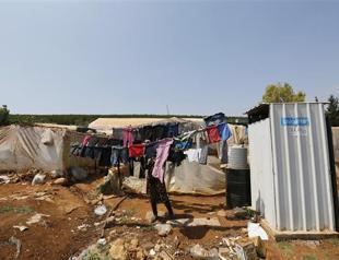 Lebanon sharply limits Syrian refugee entry: officials