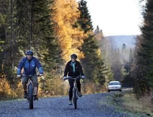 US nurse defies Ebola quarantine with bike ride; negotiations fail