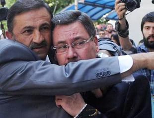 Two women sentenced to two years in prison for throwing eggs at Ankara mayor