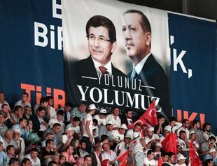 ‘AKP chair, not leadership, is changing hands’