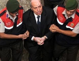 Sexual abuse convict and former columnist dies in hospital