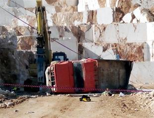 Four workers killed as bus tips over in Aegean province