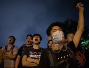 Hong Kong leader reopens offer of talks with students