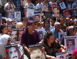 Saturday Mothers meet for 500th time in hope of finding lost loved ones