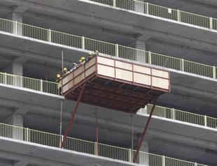 Turkish authorities halt over half of construction projects