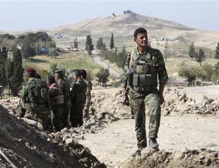 Peshmerga fighters to deploy to Kobane with heavy weapons: Kurdish officials