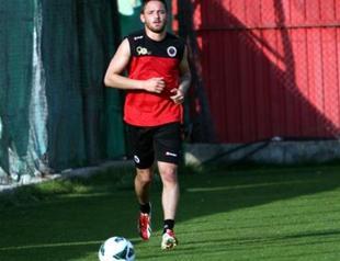 Alevi German-Turkish footballer decides to leave Turkey after attack