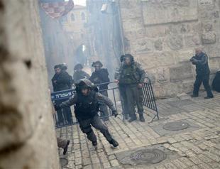 Israeli police, settlers storm Jerusalem’s al-Aqsa Mosque compound