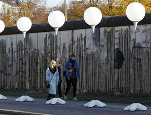 Germany launches celebration weekend for Berlin Walls fall