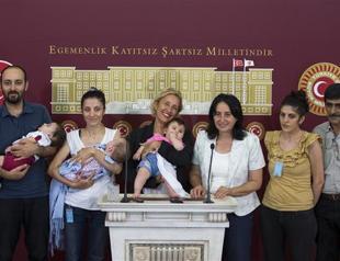 Opposition gives support to convicted mothers’ demand