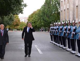 Parliament speaker tries to avoid controversy over PM’s tenure