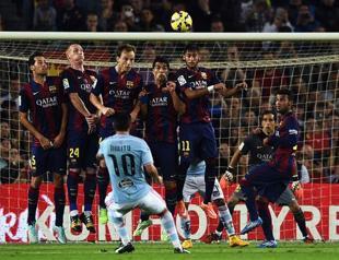 Suarez hurt by unjust defeat on home debut