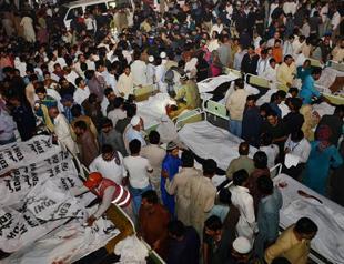 45 killed in suicide blast at Pakistan-India border post: police